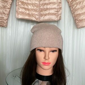 Winter women’s tuque/hat colour blush pink with rose gold threads all around! OS
